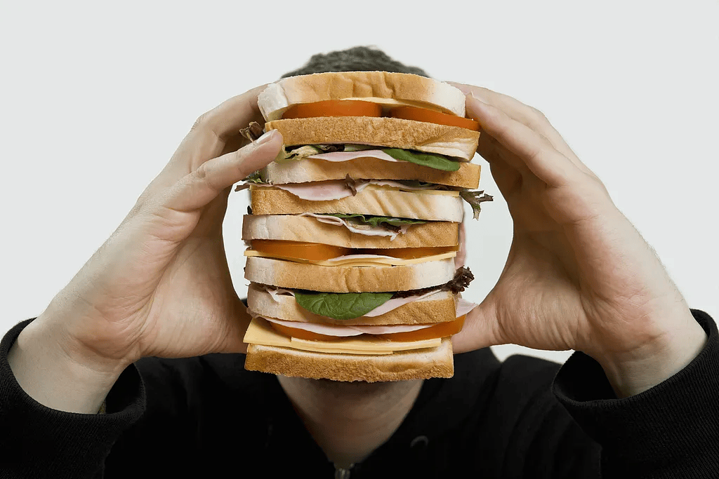 经常吃太饱，危害比你想的大！