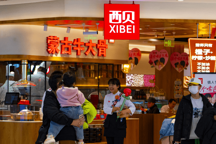 21元一个“冻馒头”罗永浩都嫌贵，于东来为什么支持西贝？