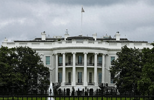 10天两万架飞机延误，机场6小时无人值守，美政府停摆将引发大乱，特朗普“甩锅”民主党