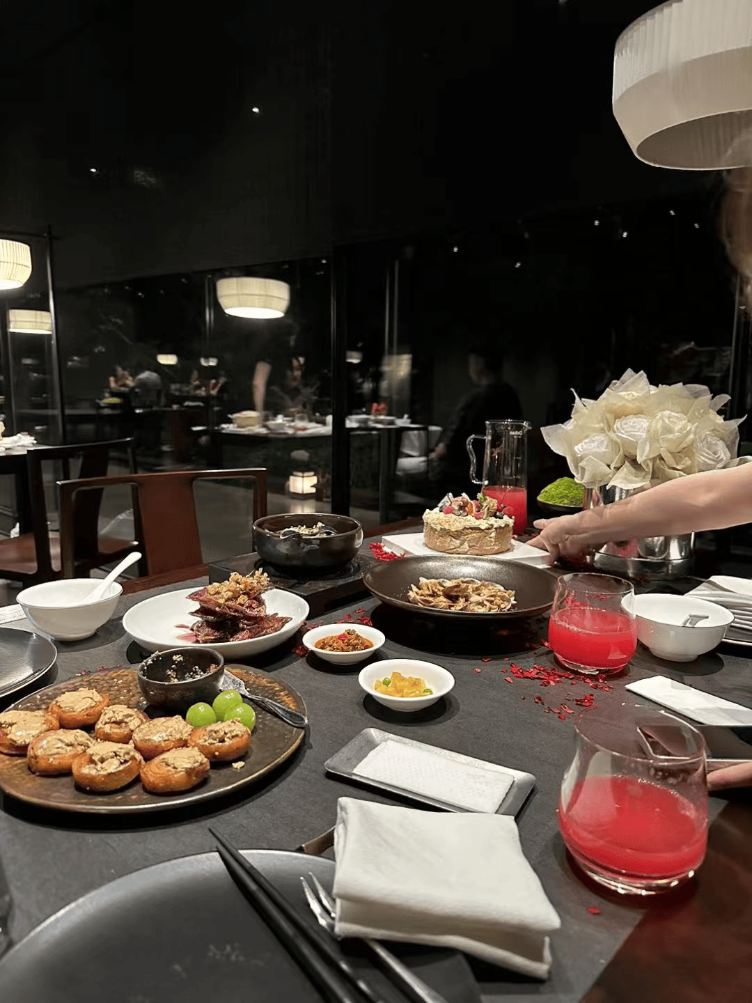 这一届年轻人，只租不买了