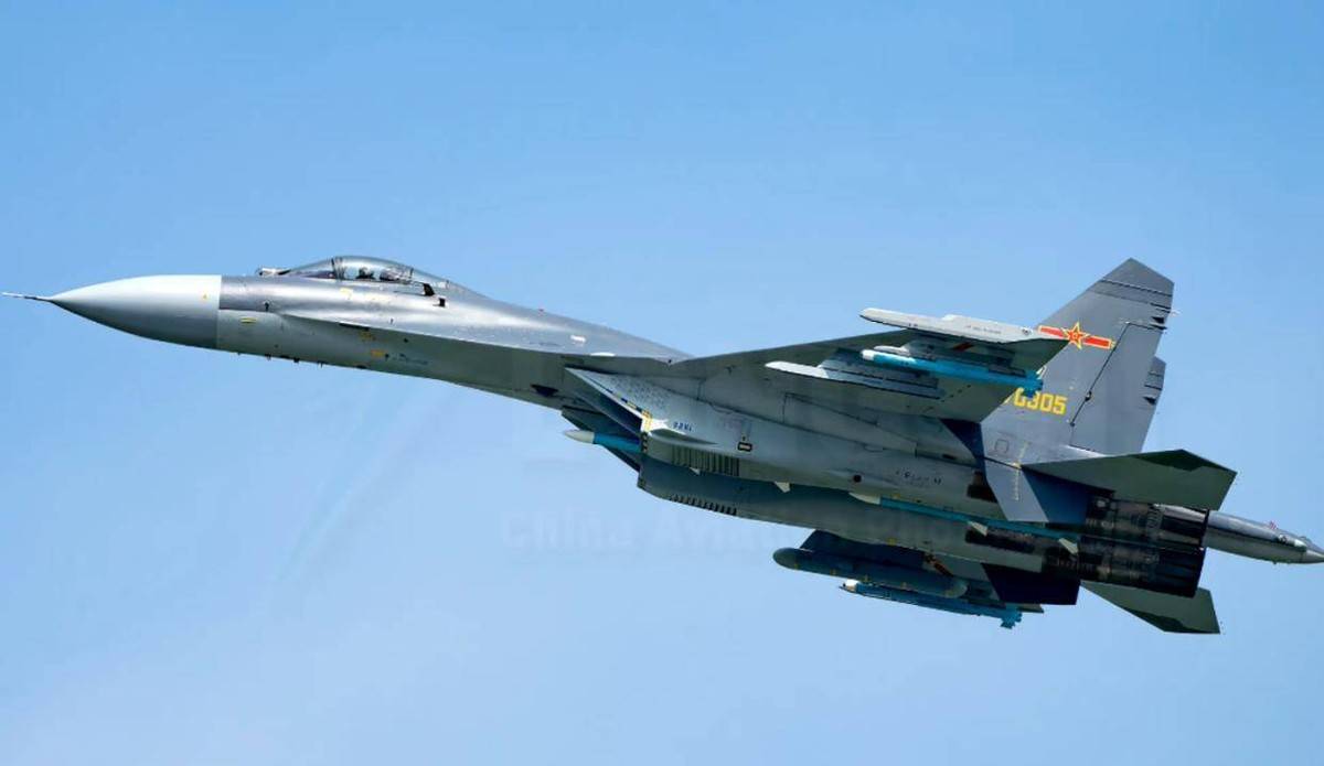 中澳军机再次交锋!解放军苏35发射诱饵弹,严正警告,澳军侦察机落荒而逃